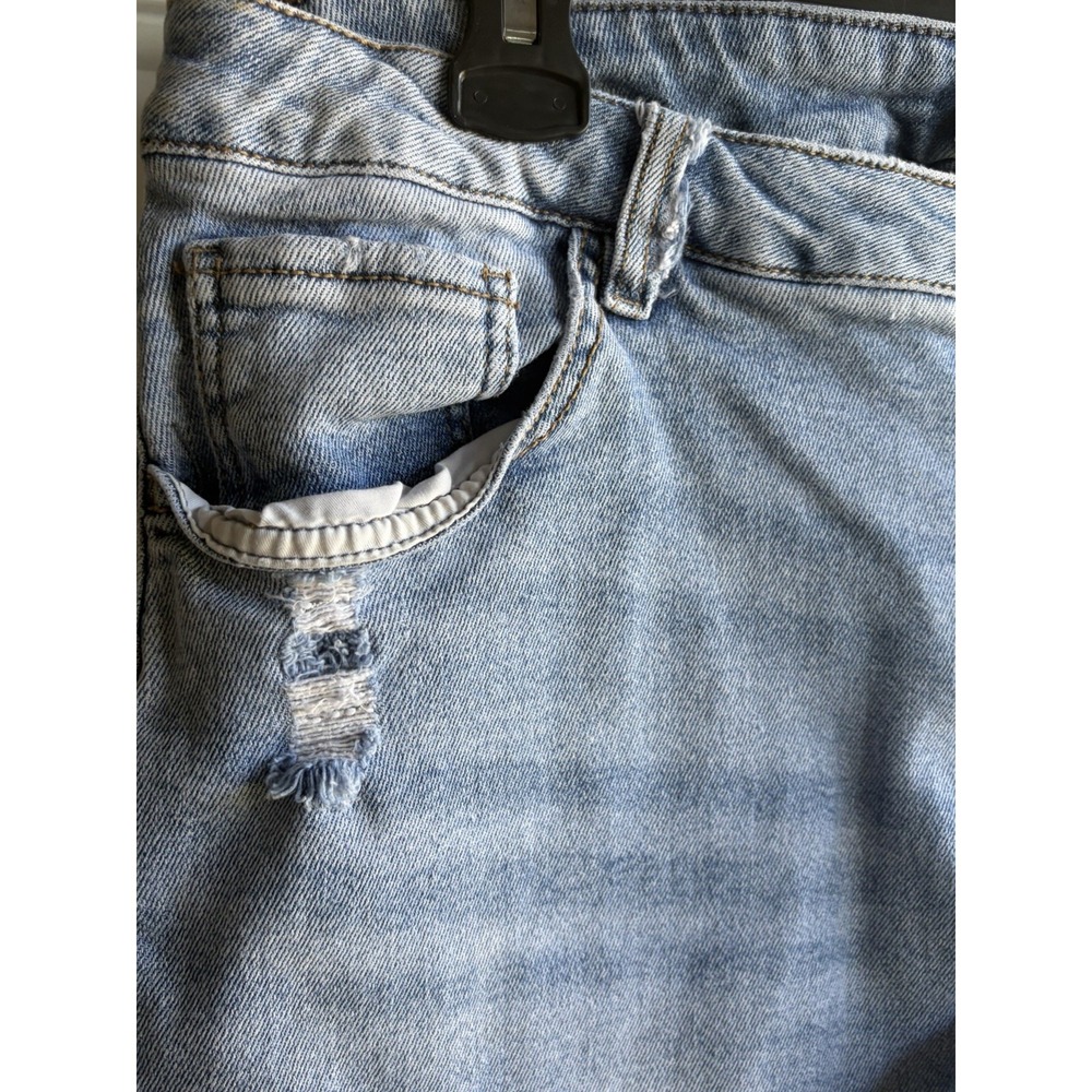 Ava & Viv Women's Shorts 18W Light Wash Blue Denim Distressed 5-Pocket - Picture 2 of 4